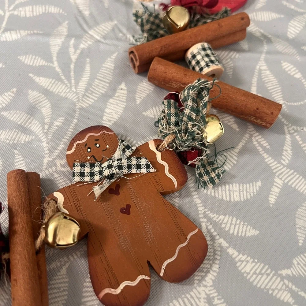 Vintage Rustic Christmas Garland Wooden Teddy Bear Gingerbread Cinnamon Sticks